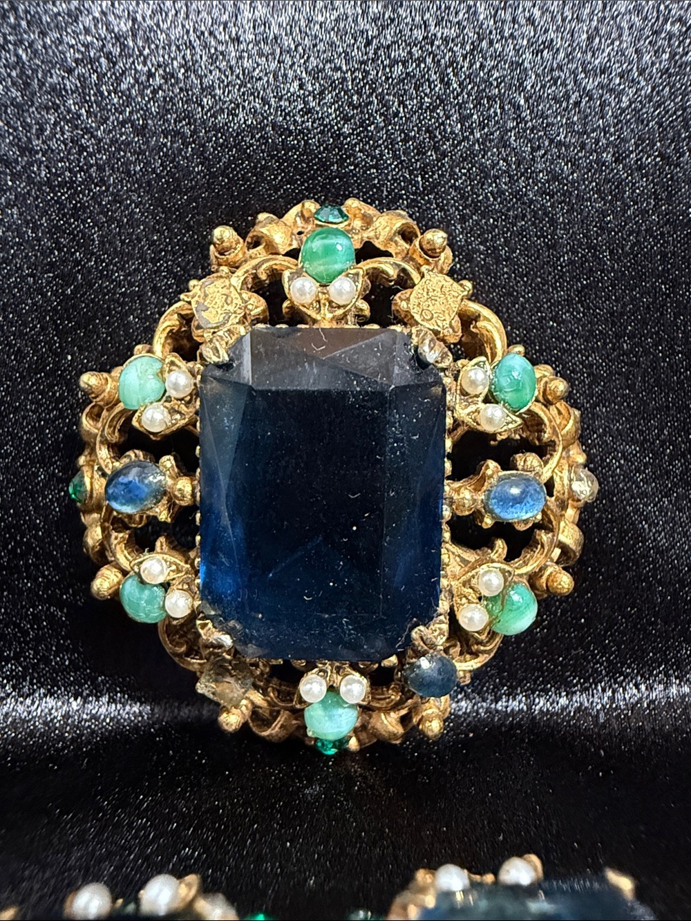 Vintage Florenza Gold-Tone Blue and Green Glass Brooch and Clip Earring Set - Picture 2 of 6